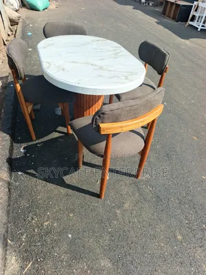Modern Tapture 4 Seater With Marble Top