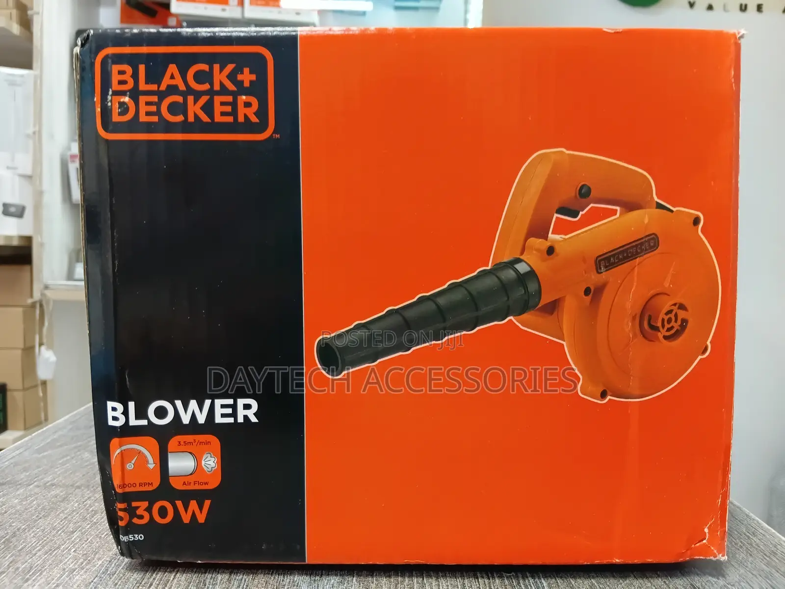 Black Decker 530w Electric Dust Blower- Red Black
