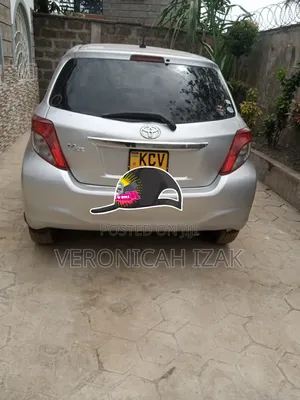 Toyota Vitz 2012 Silver