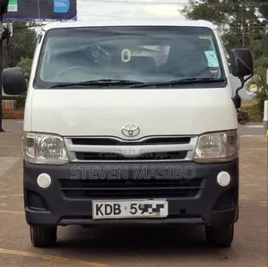 Toyota HiAce 2013 White