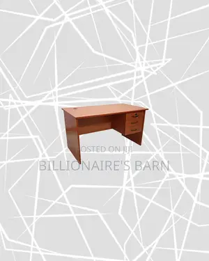 Compact 1m Wooden Desk for Smooth Computer Work Routines