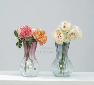 20cm Tall 800ml Glass Flower Vase