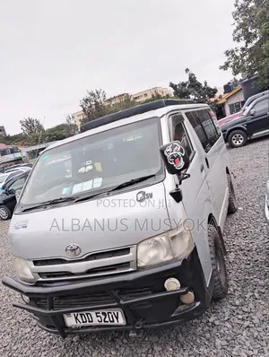 Toyota HiAce 2014 Silver