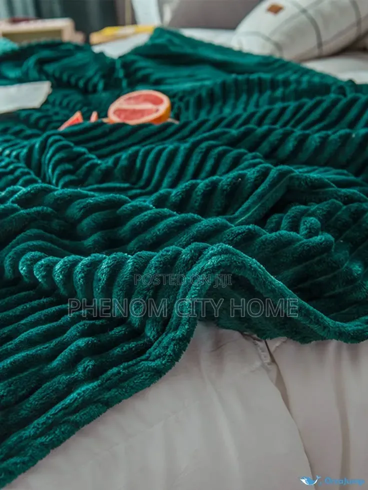 Solid Colour Flannel/Fleece Blankets