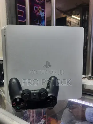 White Ps4 Slim