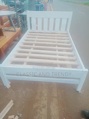 4x6 Modern White Bed With Slatted Headboard
