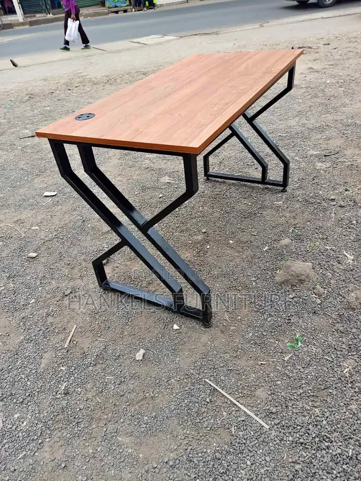 Metallic Office Table – Durable Computer Desk