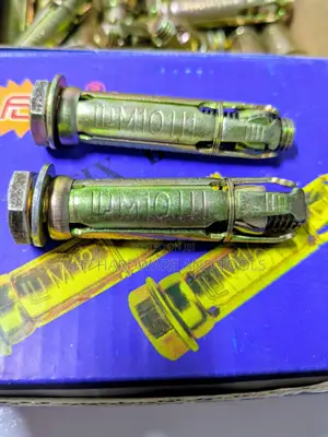 R Bolt M10 (70mm)