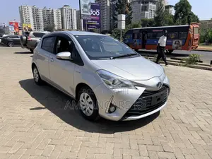 Toyota Vitz 1.5 FWD Hybrid 5dr 2019 Silver