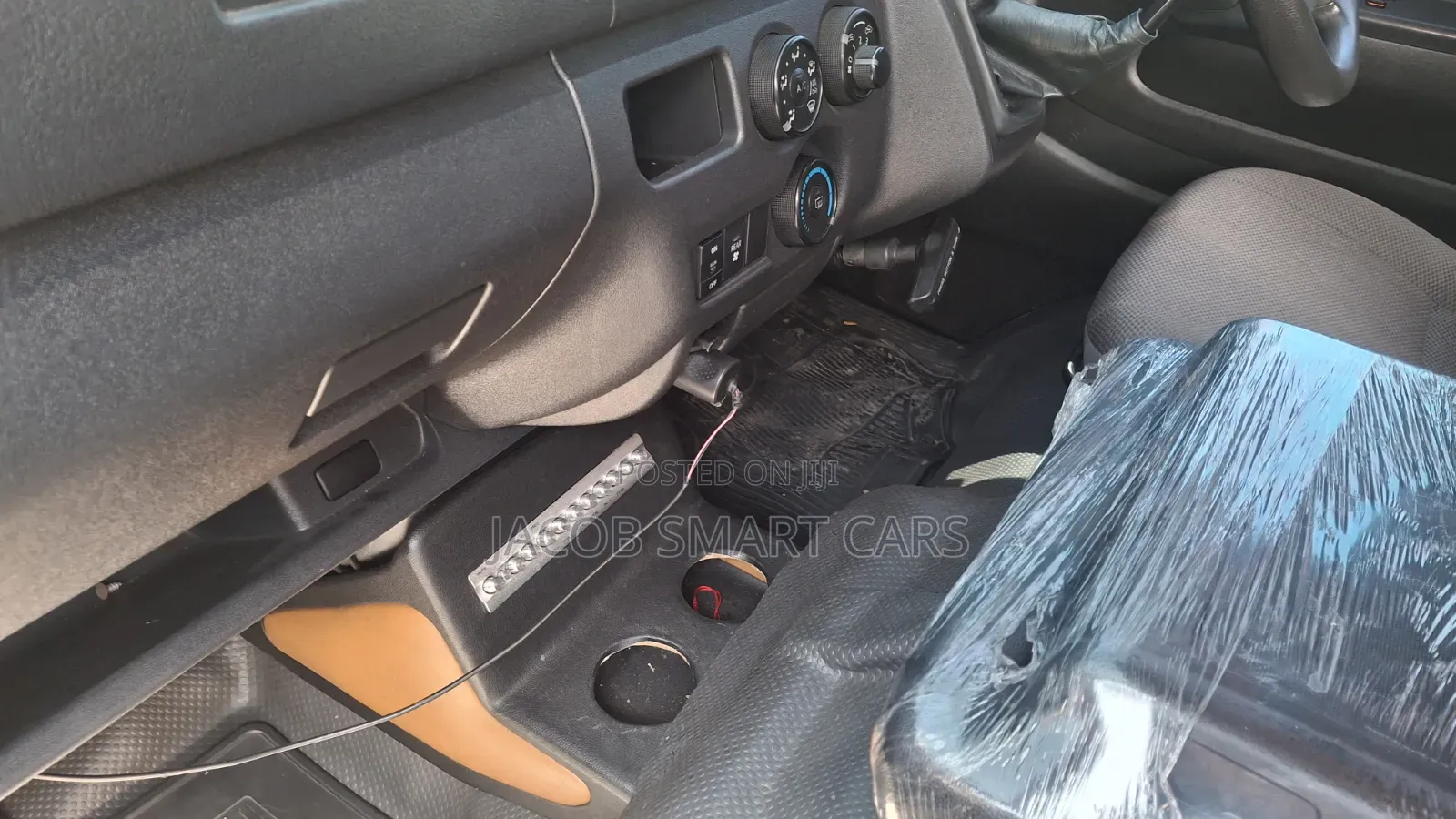 Toyota HiAce 2019 Silver