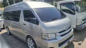 Toyota HiAce 2019 Silver
