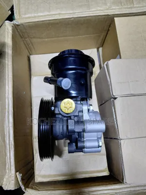 Prado J95, J120, Hilux Power Steering Pump 3rz Engine