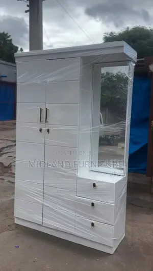 Wardrobe With Mirror Pay on Delivery