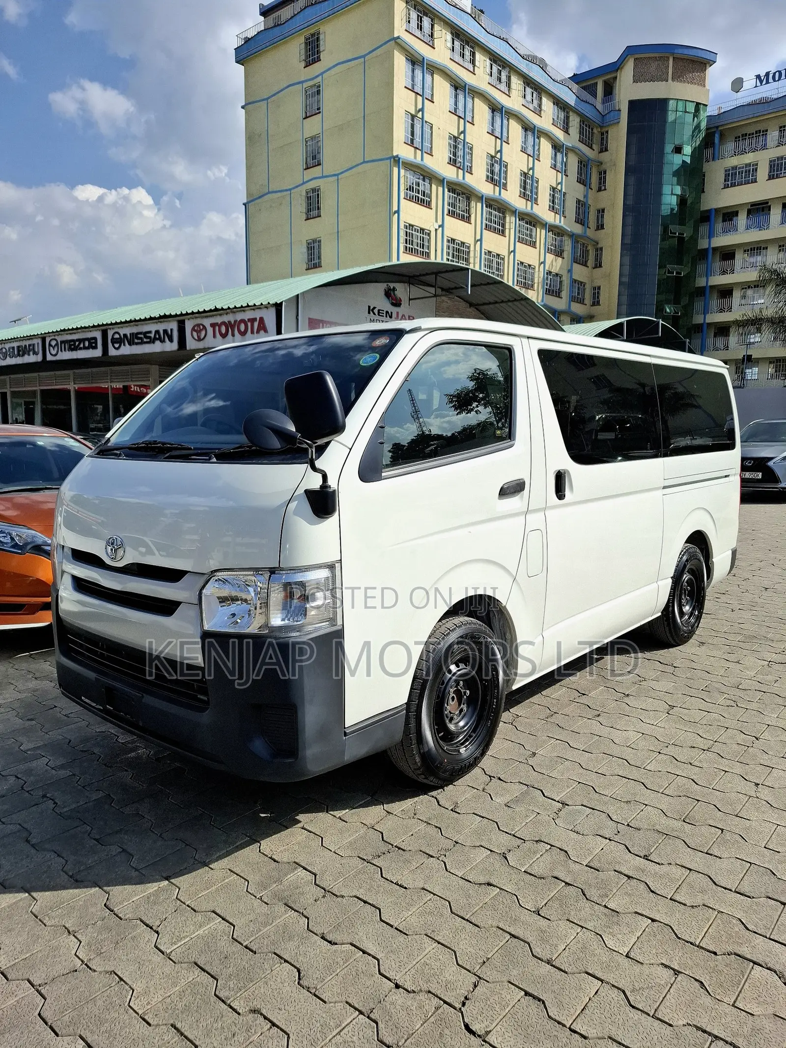 Toyota Regius 2019 White