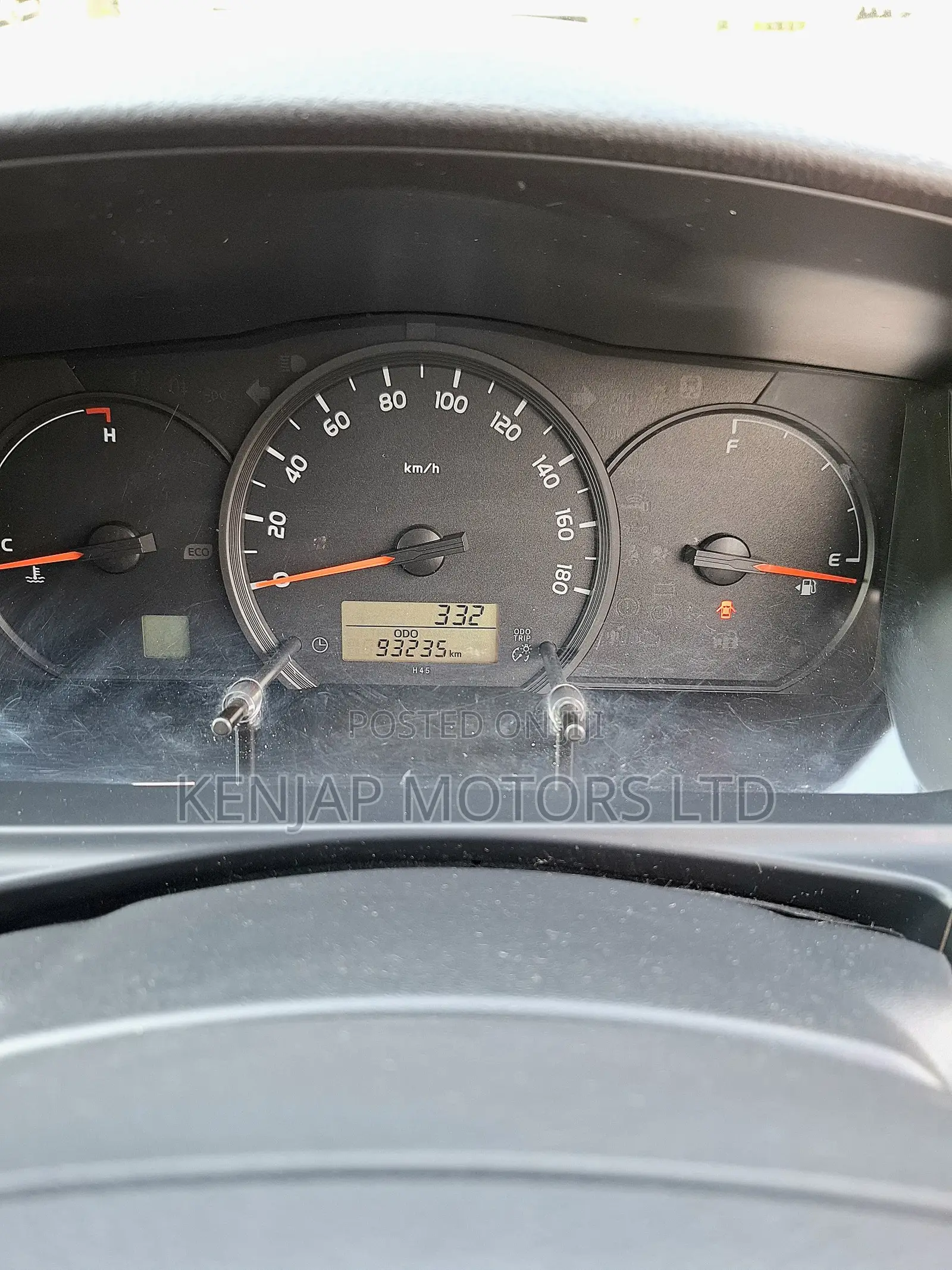 Toyota Regius 2019 White
