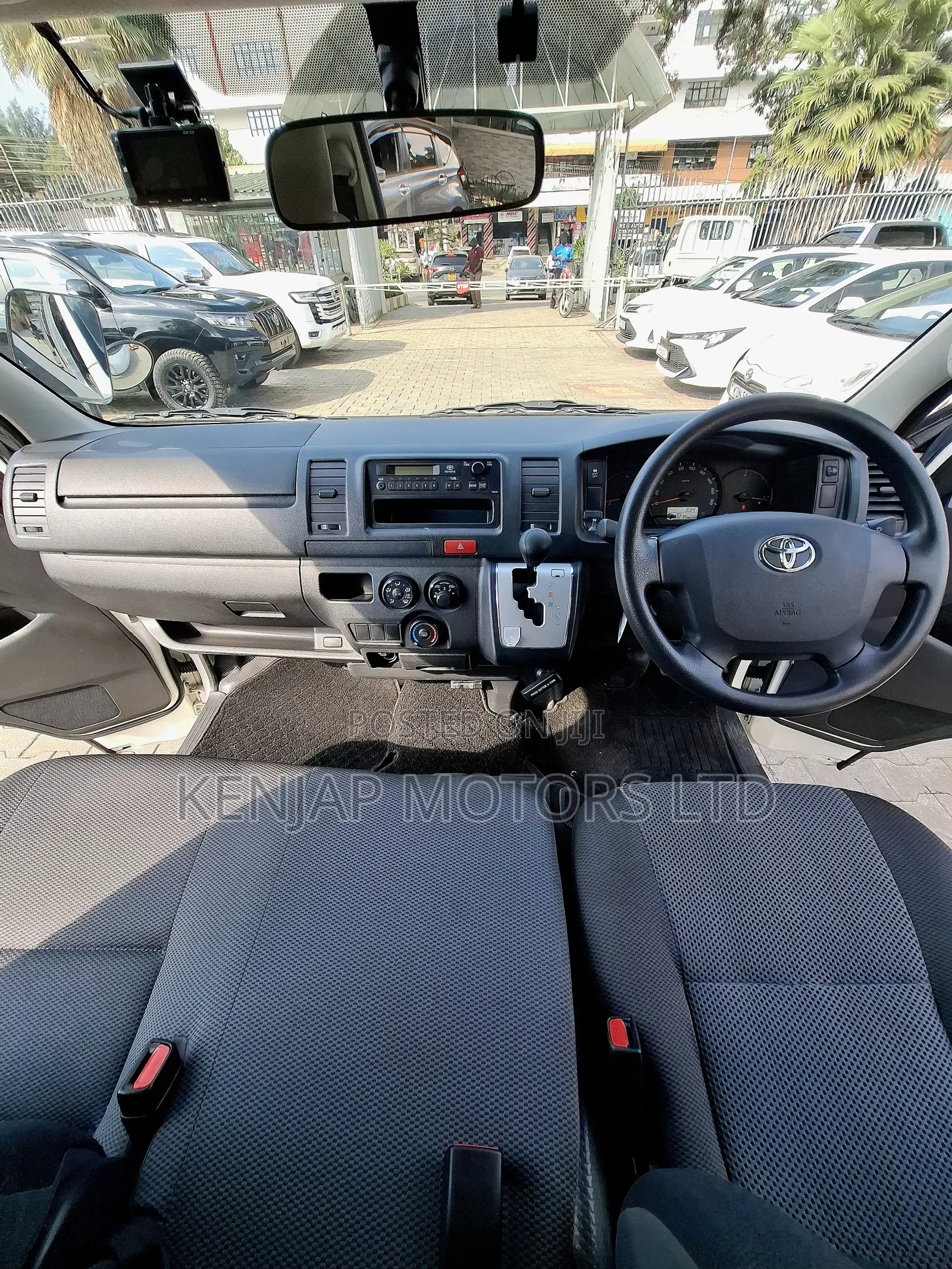 Toyota Regius 2019 White