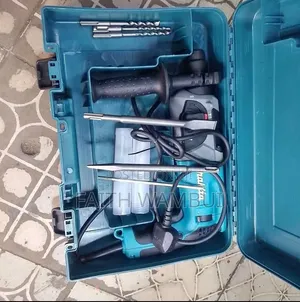 Makita Rotary Hammer Drill 800watts > Heavy Duty