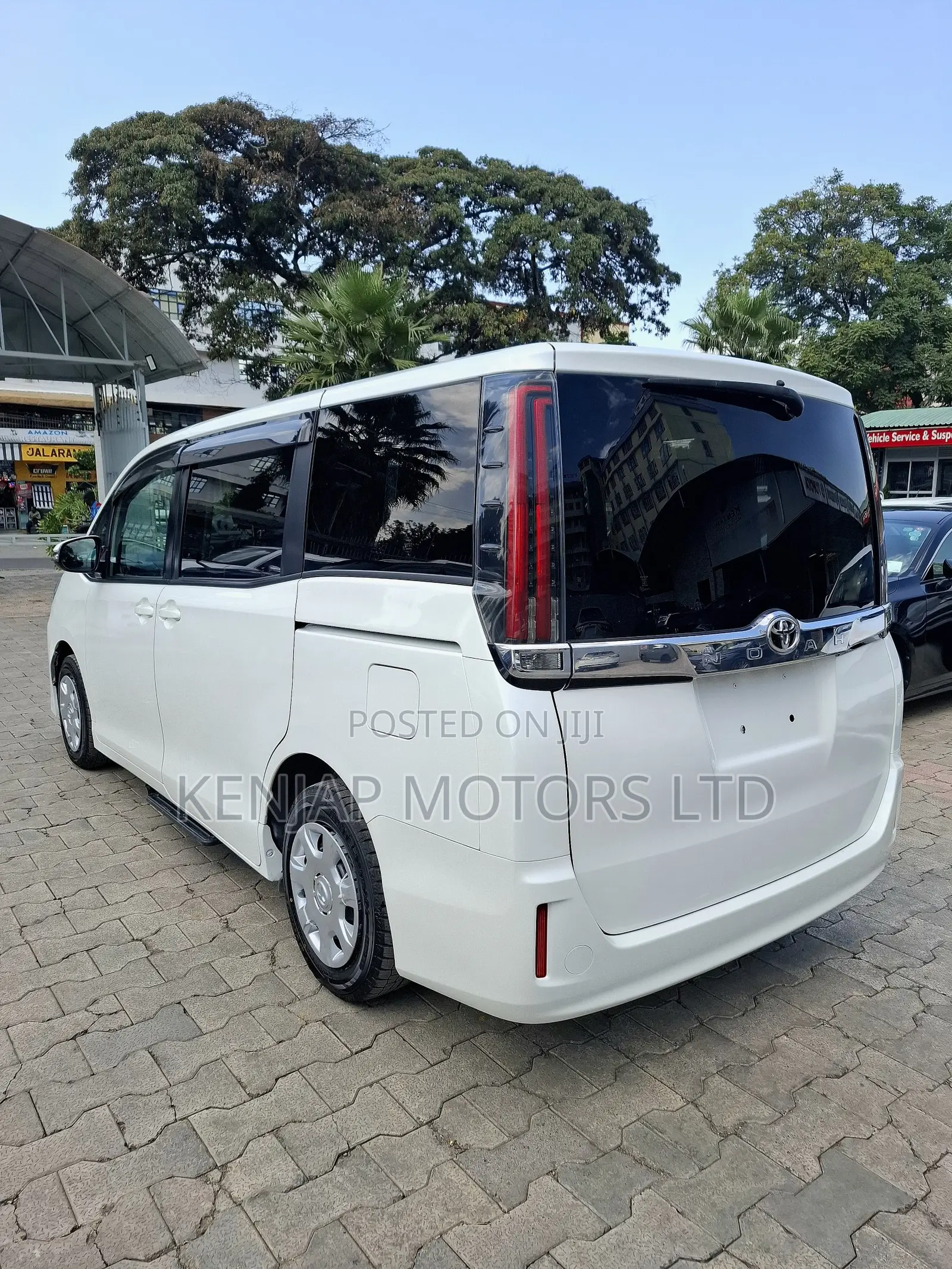 Toyota Noah 2020 White