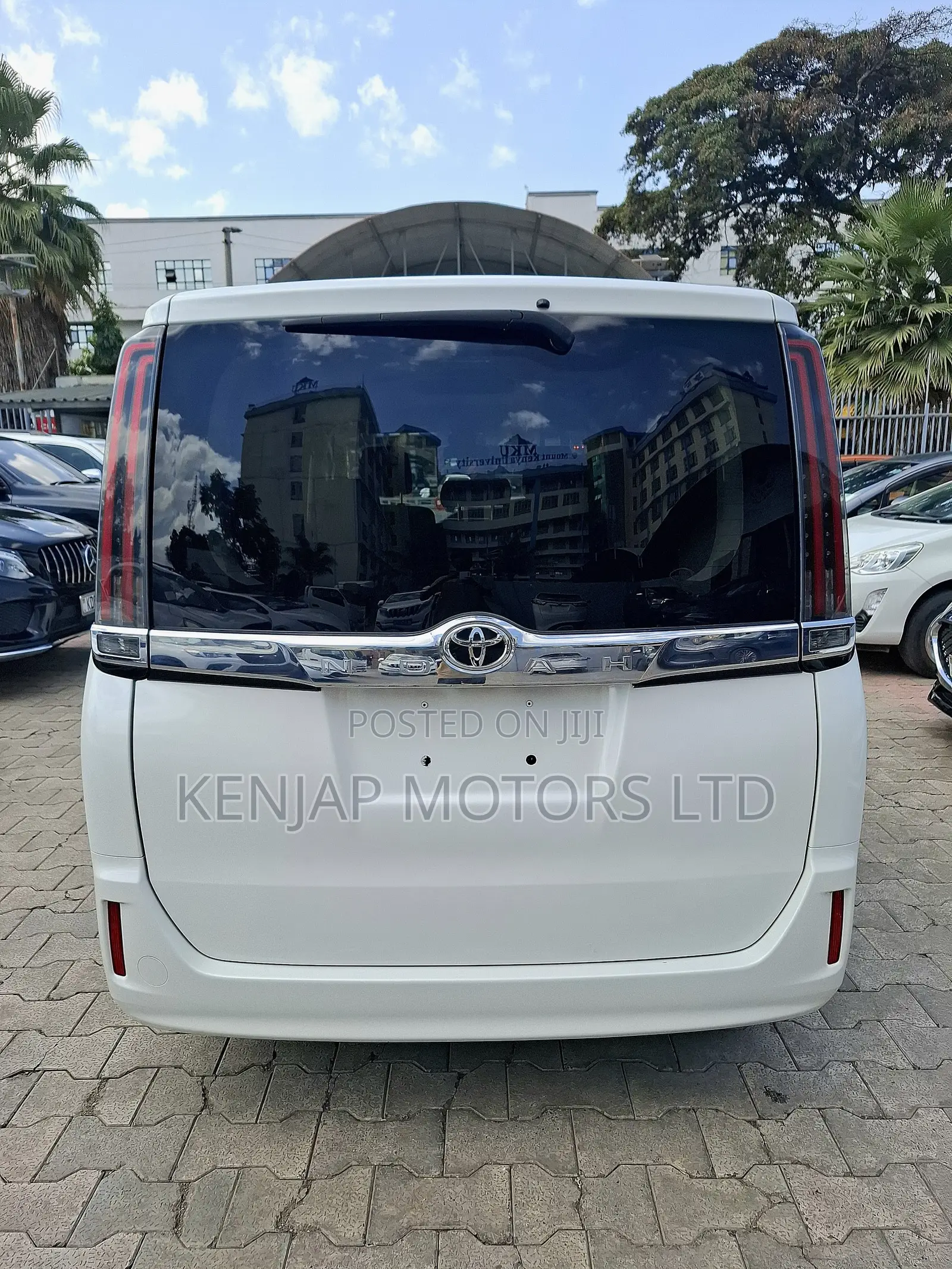 Toyota Noah 2020 White