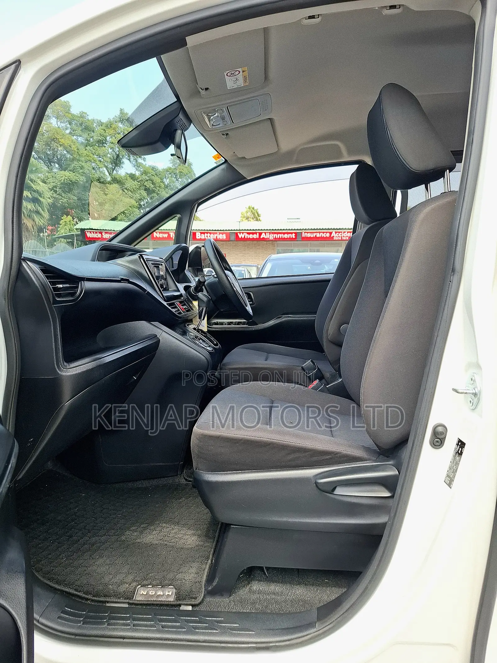Toyota Noah 2020 White