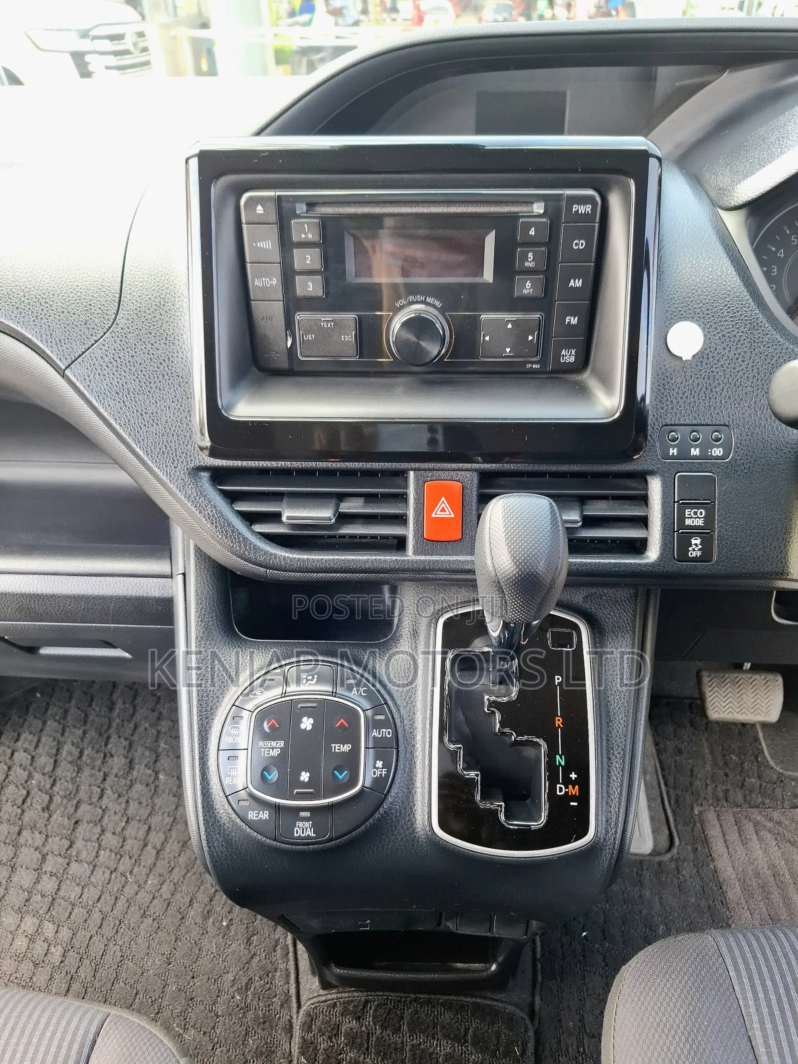 Toyota Noah 2020 White