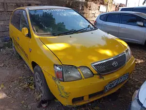 Toyota Gaia 2003 Yellow