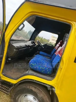 Isuzu NQR 2014 Yellow
