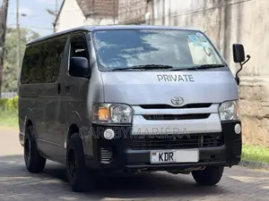 Toyota HiAce 2015 Silver