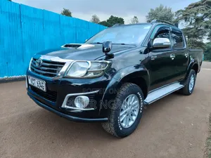 Toyota Hilux 2012 Matt Black