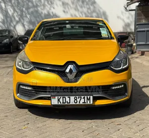 Renault Lutecia 2015 Yellow