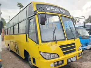 Isuzu FRR 2009 Yellow