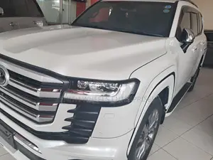 Toyota Land Cruiser 2022 White
