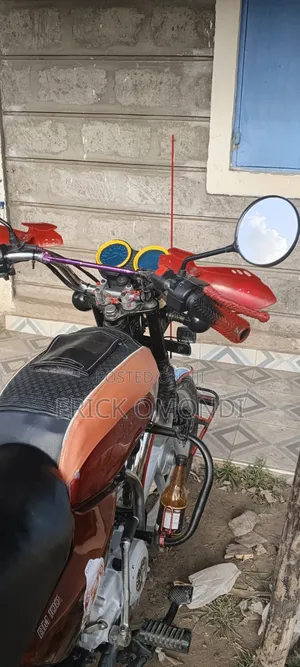 Bajaj Boxer 100 2022 Red