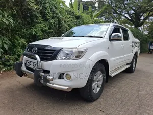 Toyota Hilux 2008 White