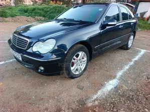 Mercedes-Benz C200 2001 Black