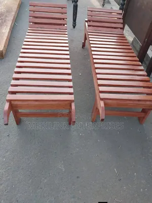 Customized Wooden Standard Sunbeds With Covers