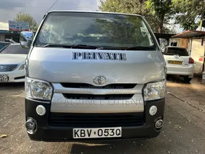 Toyota HiAce 2006 Silver