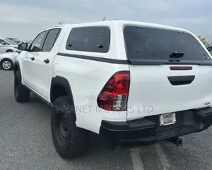 Toyota Hilux 2019 Pearl