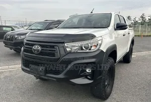Toyota Hilux 2019 Pearl