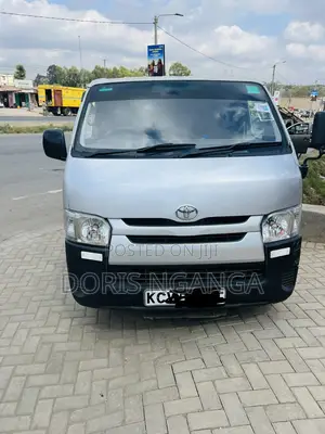 Toyota HiAce 2012 Silver