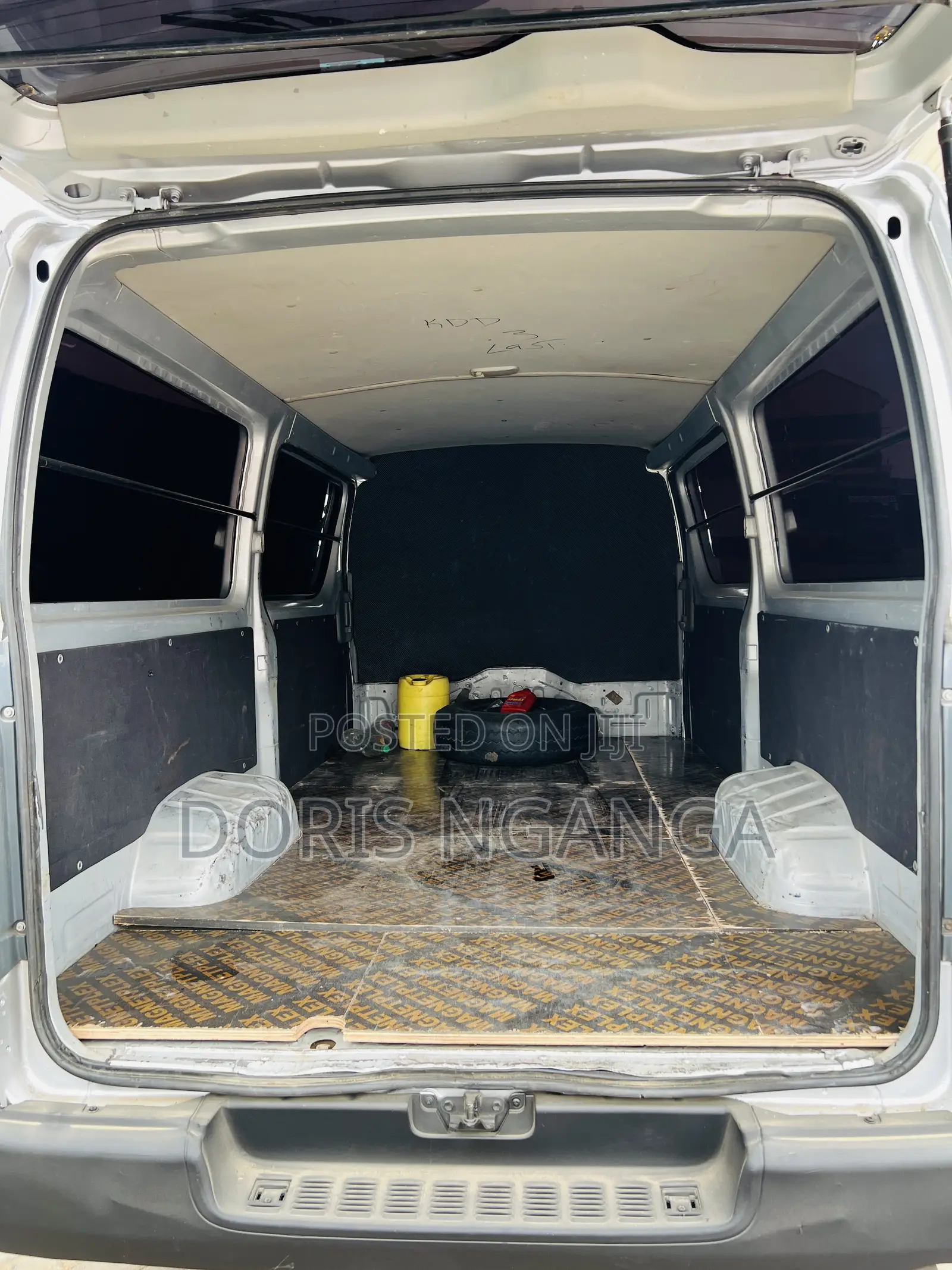 Toyota HiAce 2012 Silver