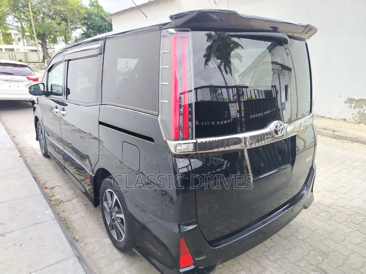 Toyota Noah 2019