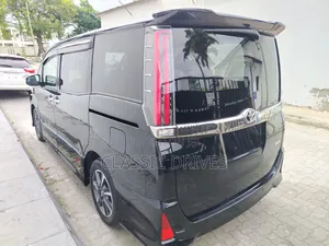 Toyota Noah 2019