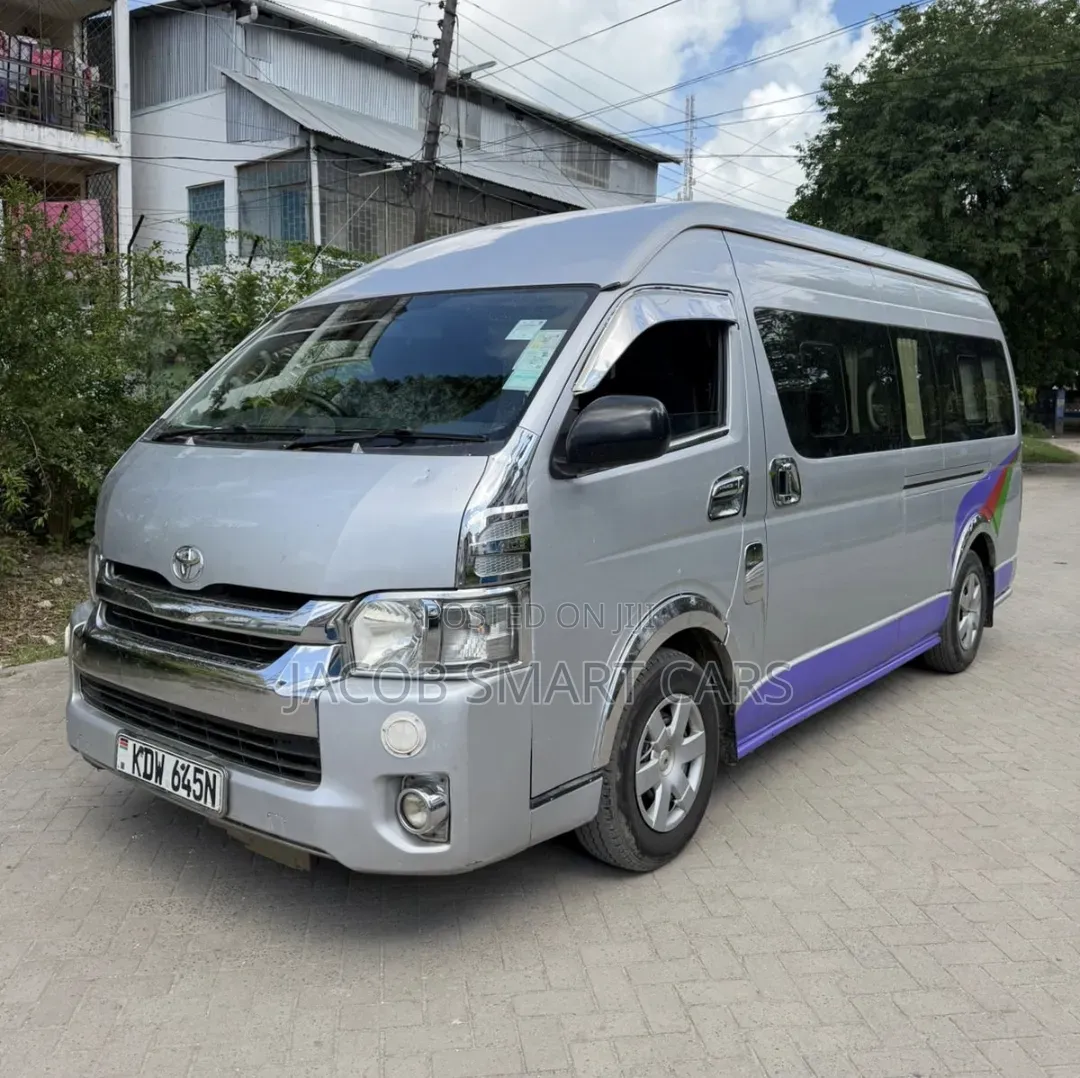 Toyota HiAce 2019 Silver