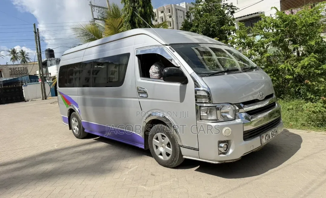 Toyota HiAce 2019 Silver