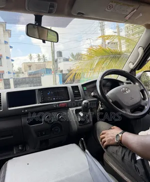 Toyota HiAce 2019 Silver