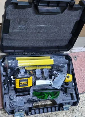 Dewalt 360° Green Laser Level With Tripod Stand