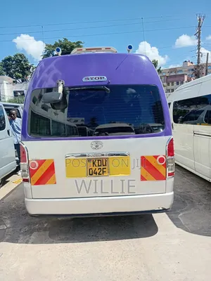 Toyota HiAce 2018 White
