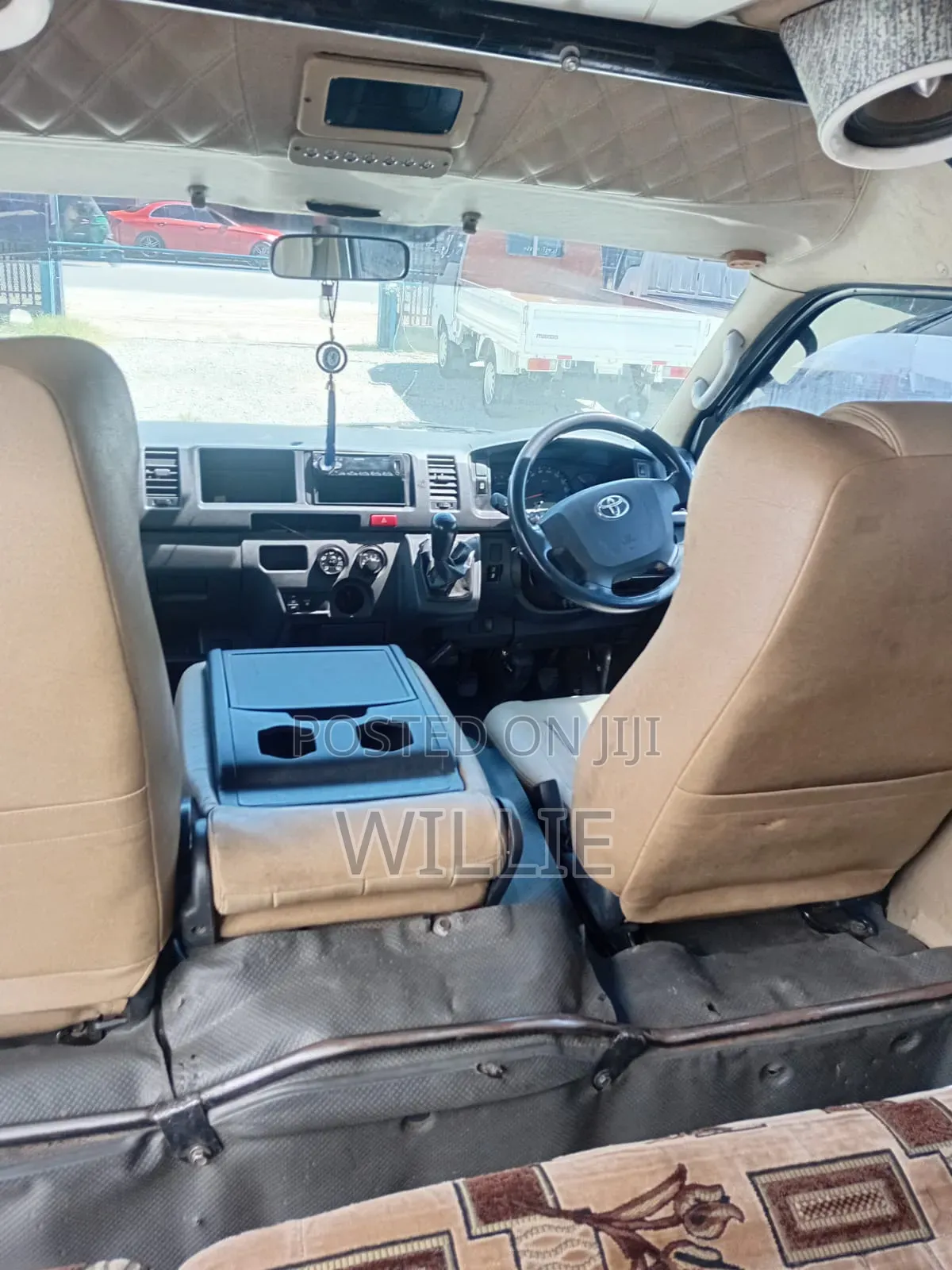 Toyota HiAce 2018 White
