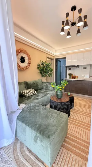 3 BDRM Super Westbury Apartments
